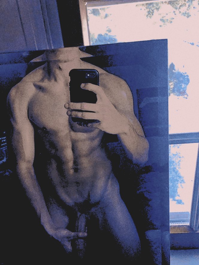 ⠀⠀⠀long night in gotham and it just made me feel so horny . . .