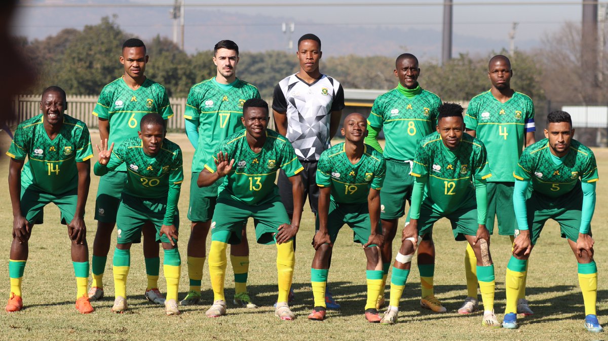 CucsaRegion5's tweet photo. 𝗚𝗢𝗟𝗗 𝗠𝗔𝗧𝗖𝗛 | 𝗠𝗲𝗻'𝘀 𝗙𝗼𝗼𝘁𝗯𝗮𝗹𝗹

The two teams are ready 😃

#CUCSAGames | #Tshwane2024 https://t.co/9GLl99eaYA
