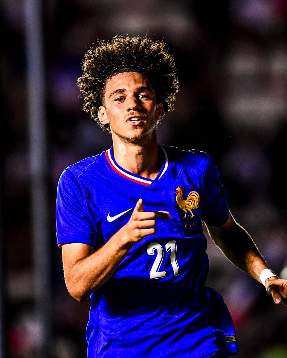La classe de Maghnes Akliouche 🇫🇷🤵‍♂️