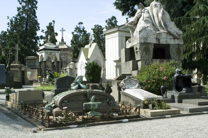 Ruim twee miljoen #graven online op 3500 begraafplaatsen ✝ Begraafplaatsen in Nederland maar ook in het buitenland! 👉 online-begraafplaatsen.nl Handig om online geboorte- en sterfdata te vinden