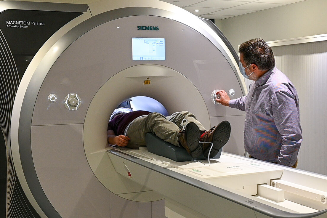 UEAResearch's tweet photo. With the help of Artificial Intelligence (AI), researchers have developed a ground-breaking method for analysing heart MRI scans which takes just a few seconds. π₯π¨ββοΈ
#ThisIsUEA #MedicalResearch #MRI #ArtificialIntelligence https://t.co/SMJ0PYoi35
