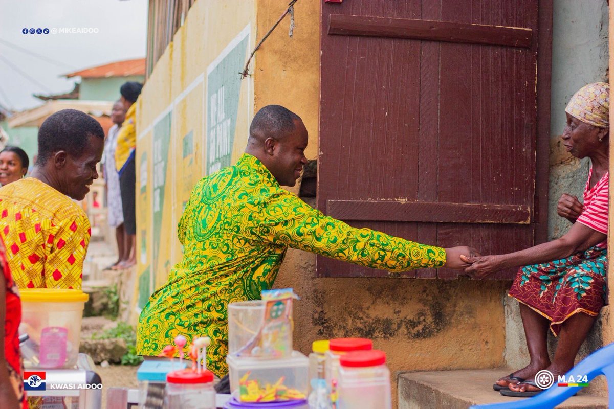 NPP4All's tweet photo. CAMPAIGN TRAIL
Hon. Michael Kwasi Aidoo's community engagement today was at the Bomso electoral area.
Together with party executives and faithful supporters, he made a community entry
#BawumiaNapo2024
#BoldSolutionsForOurFuture
#BreakingThe8IsPossible
#MA24 https://t.co/hbVcRlM70r