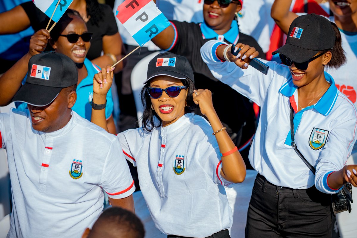 rpfinkotanyi's tweet image. Chairman Kagame returns to Kigali for his campaign rally at the Bumbogo site in Gasabo District, with over 300,000 supporters in attendance. Follow live as he engages with his supporters from across the City of Kigali.

Link: youtube.com/live/iqgqk0ORu…
