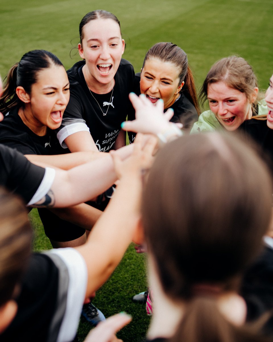 MercedesAMGF1's tweet photo. Fundraising through football ⚽

Celebrating a second Charity Football Match night with @AstonMartinF1, hosted at @BrackleyTownFC 👏

500 people watched a women's and men's match for @MindCharity and Brighter Futures last night - the latter ending in a 3-0 win for Mercedes! 🏆 https://t.co/hgWPGU0xLB