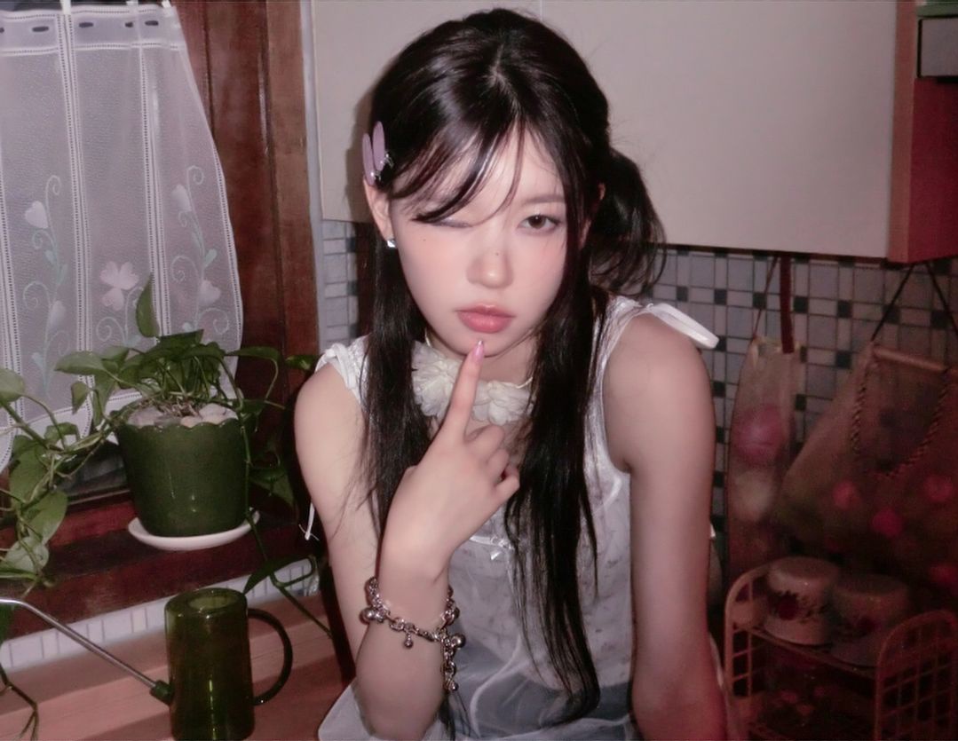 picsillit's tweet photo. illit_official instagram update with #MOKA https://t.co/zJWhjK3Q0a
