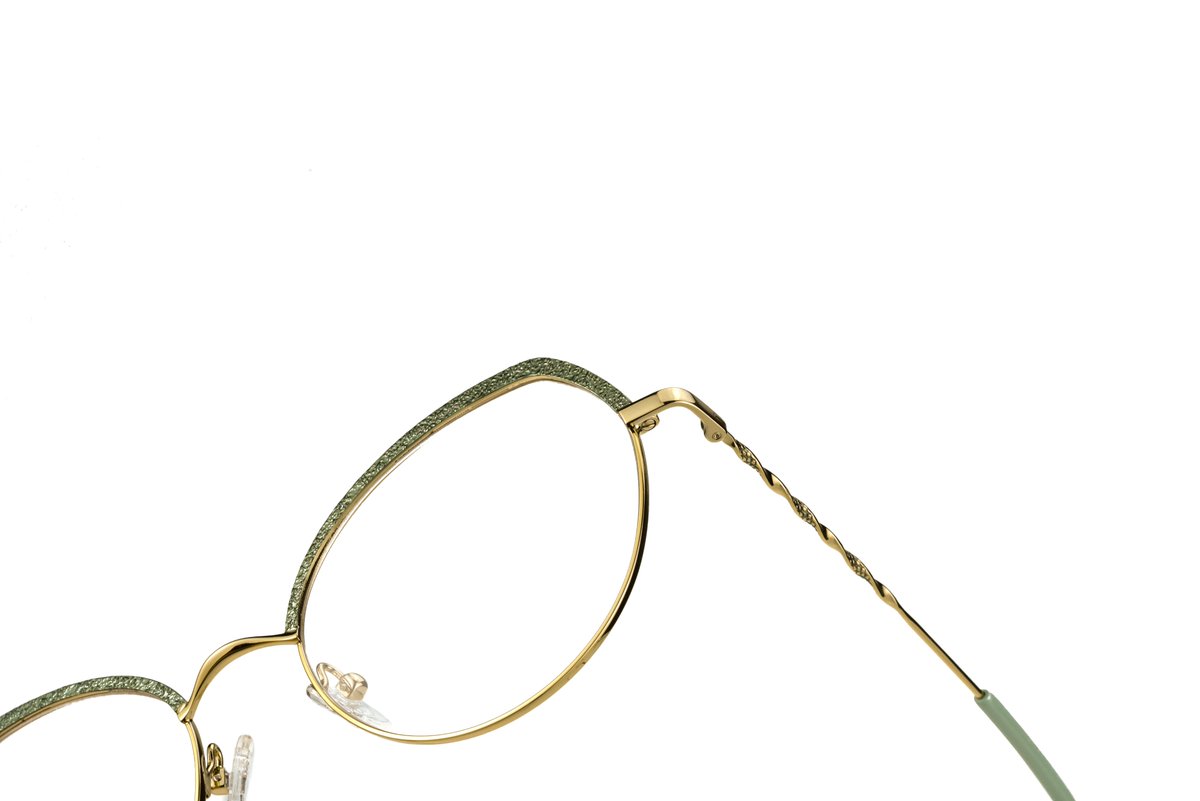 TopviewSales's tweet image. The frame is designed with natural corroded texture and twisted texture temples. Follow us for more latest designs.