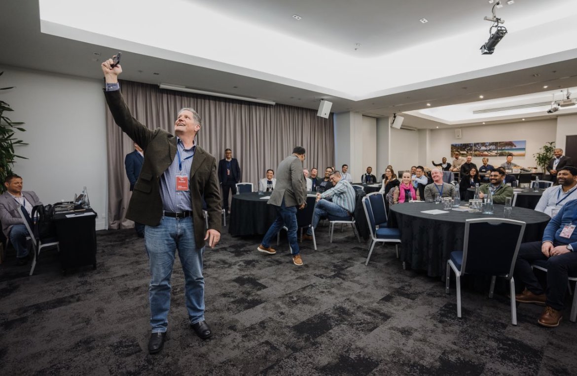 Here's a glimpse of the exclusive "Leveraging AI to innovate, automate, and accelerate your transformation journey" event by Navixus™ and <a href="/SorocoGlobal/">Soroco</a>, where we announced the launch of Navixus™ within TechM BPS in the ANZ region.

Navixus™ will combine @Tech_Mahindra’s BPS