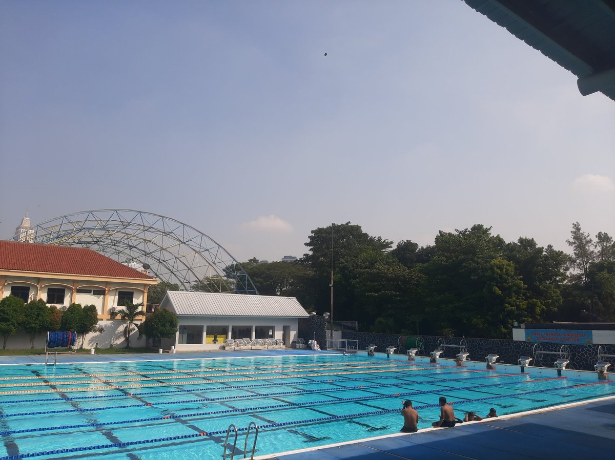 SocialUdin's tweet photo. Marathon dari kolam renang ke kolam renang lainnnya
1. Kolam renang bulungan,jaksel https://t.co/5tZmocbD4d