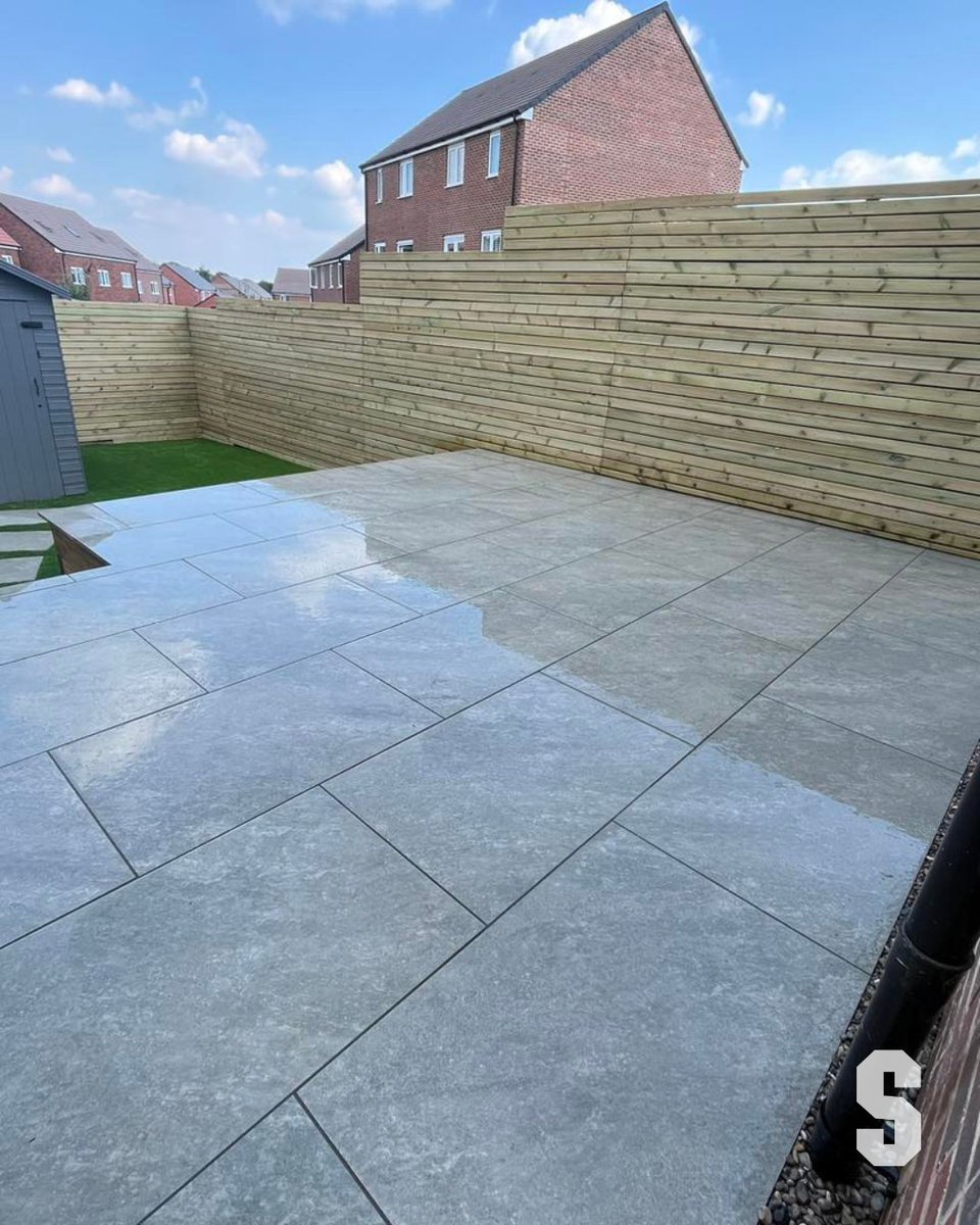 TweetSydenhams's tweet image. Impressive work by ASG Landscaping in St. Peter’s Place! 

They turned a bland #garden into a vibrant space with our #Pavestone Classic Porcelain 900x600 &amp;amp; @AzpectsLtd #EASYJoint &apos;Carbon&apos; from Salisbury.

Stay tuned for more #transformations! ✨

#PorcelainPatio