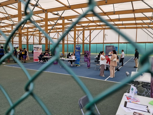 Hier, nous avons organisé le dernier job dating de la session à <a href="/Venissieux_/">Ville de Vénissieux</a> , sur un terrain de tennis. Un record malgré la chaleur et la pluie : 102 candidats présents !

Merci à tous nos partenaires et acteurs des territoires pour leur mobilisation