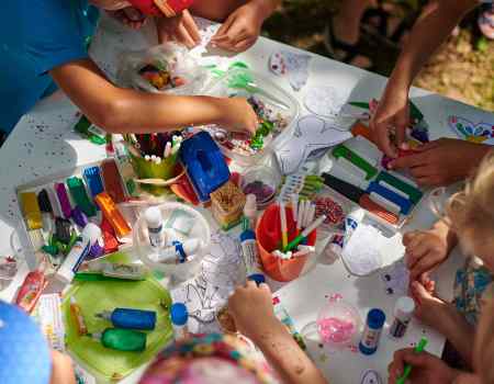 Pegamentos que necesitas en #lavueltaalcole
actividadesinfantil.com/archives/27039