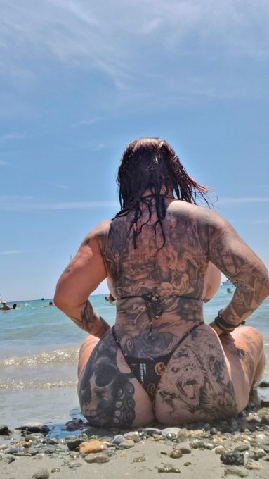 Mach Dir den Sexy Sommer auf https://t.co/DIBSxth6wj! Dein 20 CHF Gutschein f&uuml;r den hei&szlig;esten Sex mit<a href="/tag/stripchat"class="tags"><span>#stripchat</span></a><a href="/tag/stripchatlive"class="tags"><span>#stripchatlive</span></a>