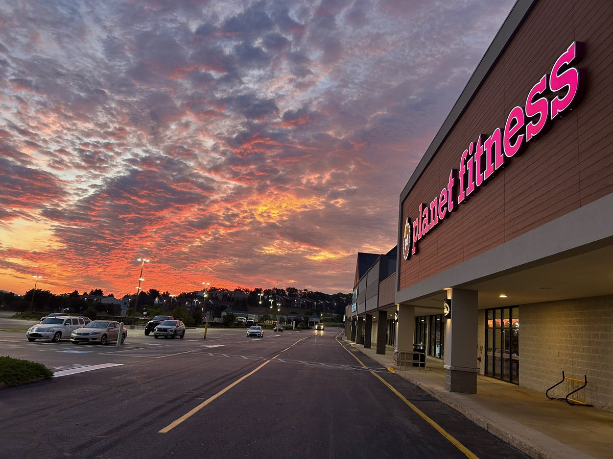 Jason Plotkin (@jasonplotkin) on Twitter photo Starting my day with a 4:30 kick ass workout at <a href="/PlanetFitness/">Planet Fitness</a> to come out to this sky. Time to continue kicking ass Starting my day with a 4:30 kick ass workout at <a href="/PlanetFitness/">Planet Fitness</a> to come out to this sky. Time to continue kicking ass