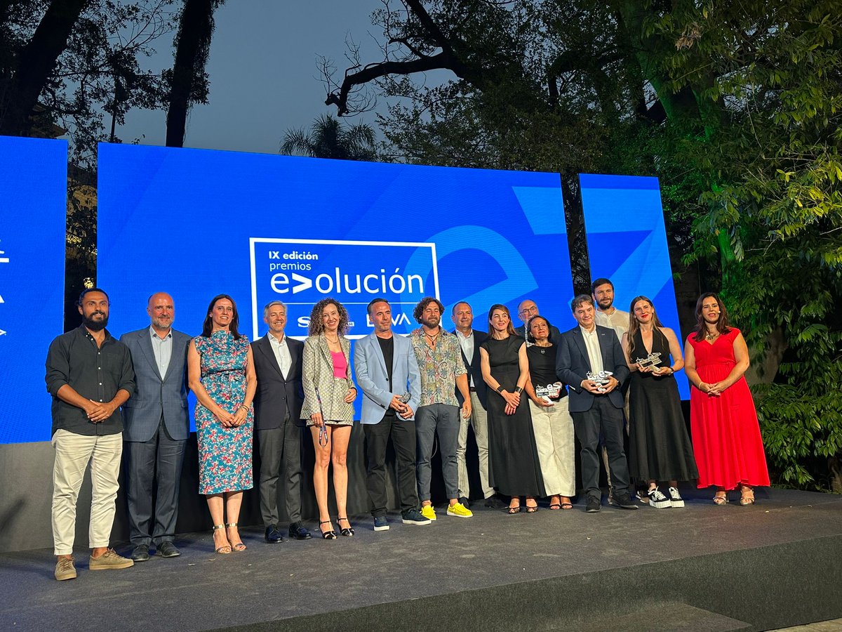 ¡¡¡No podemos terminar mejor la semana que con la entrega del premio Evolución 2024 que recibe <a href="/42malaga_ft/">42 Málaga</a>!!!

Gracias a <a href="/DiarioSUR/">SUR. El periódico de Málaga</a> y <a href="/bbva/">BBVA</a> por este reconocimiento. 

fundaciontelefonica.com/noticias/42-ma…