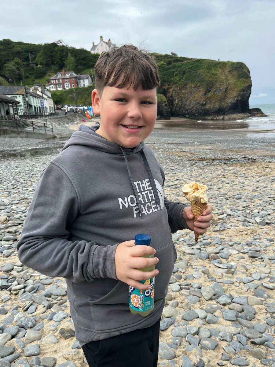 PontioBT's tweet photo. Hufen iâ blasus iawn!
Delicious ice cream! #pontiobt #llangrannog2024 https://t.co/Wp20CDyhqE