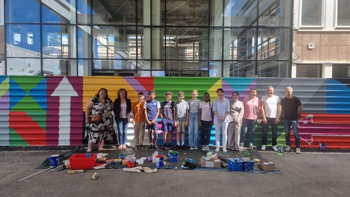 [JEUNESSE]
Dans le cadre du partenariat entre le lycée Blaise Pascal et la Ville de <a href="/ClermontFd/">Clermont-Ferrand</a> , un projet artistique est en train de se dérouler dans la cité scolaire avec des jeunes de l'accueil jeunes d'Anatole France.
#SiTjeune