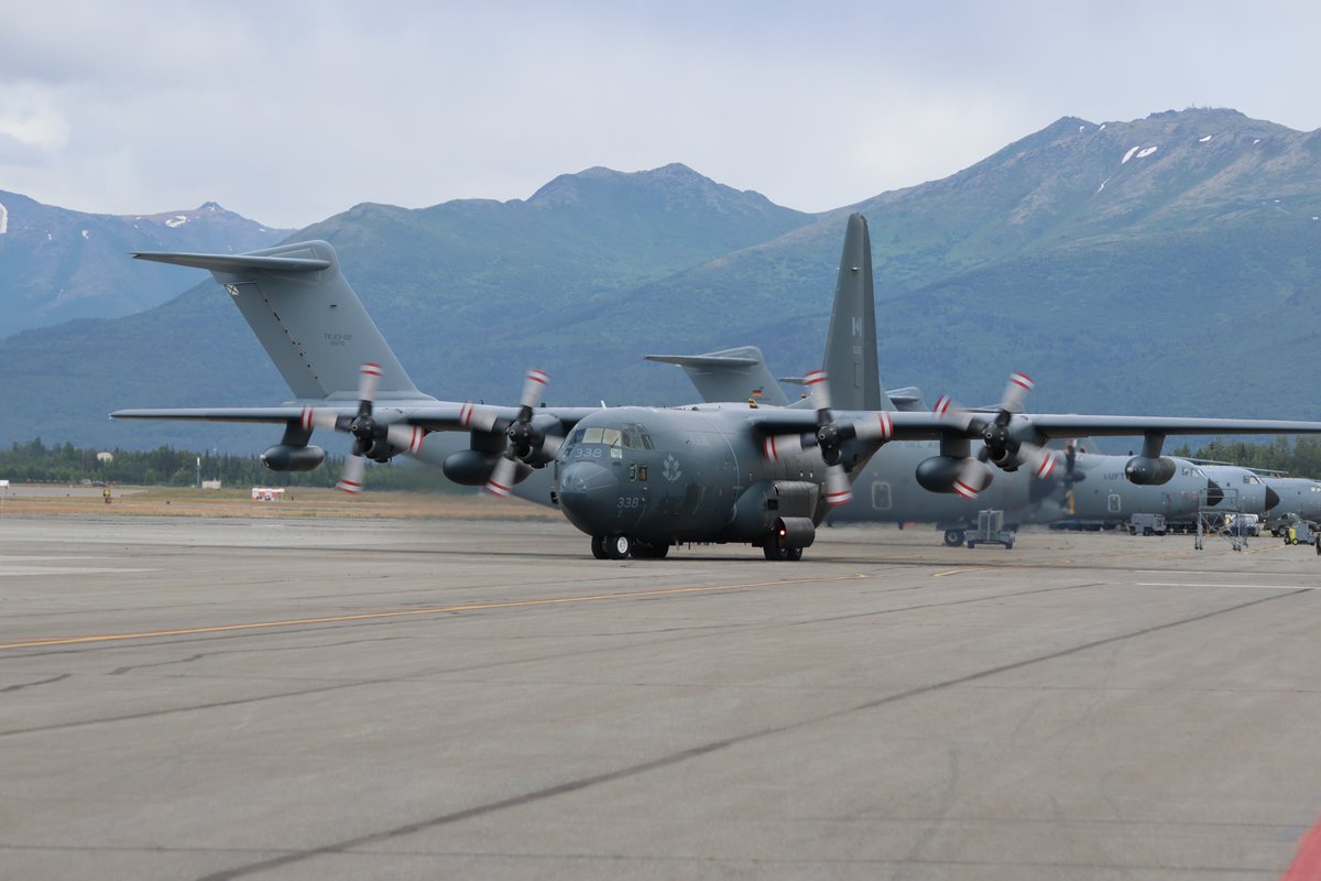 EATC_'s tweet photo. Watch a photo gallery of the #A400M from
@Armee_de_lair and #C130H from @RCAF_ARC participating at #EART24 at @JBER_Alaska! ✈️⛽️
📷➡️➡️https://t.co/0yL35nZETk
#ArcticDefender24 #PacificSkies24 #AirMobility #TogetherWeGoBeyond https://t.co/ay4NfnGAiH