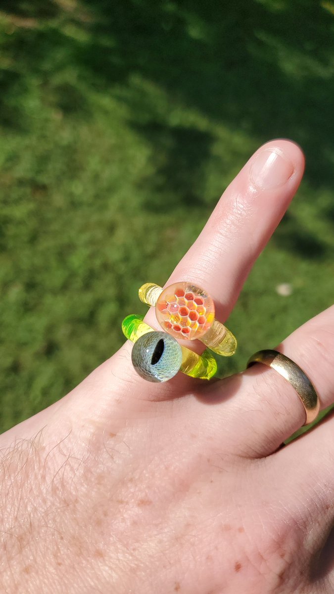 BushyGlassworks's tweet photo. Uv rings 25 each I'll cover the cost of shipping https://t.co/f1gAS3KBOW