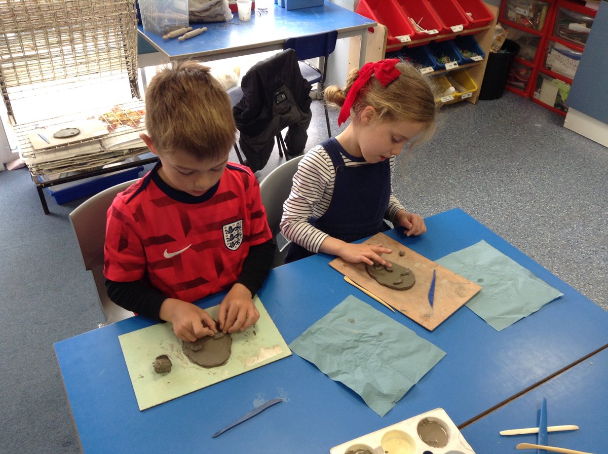 Y1CRA's tweet photo. Year 1 have finished off their portraits unit this week by making some clay portraits.  They look fantastic. https://t.co/zYlV1HIYtE