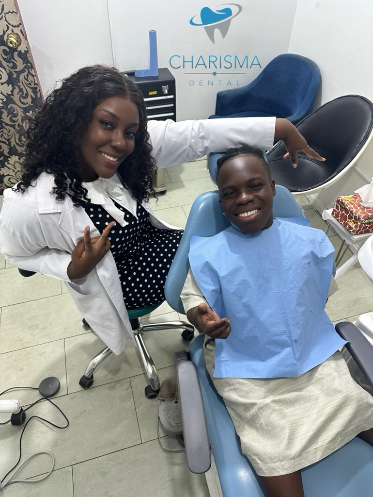 drlouisa_s's tweet photo. Look who I had in my chair. 😃 First part of treatment done ✅ https://t.co/XO62vnRw9z
