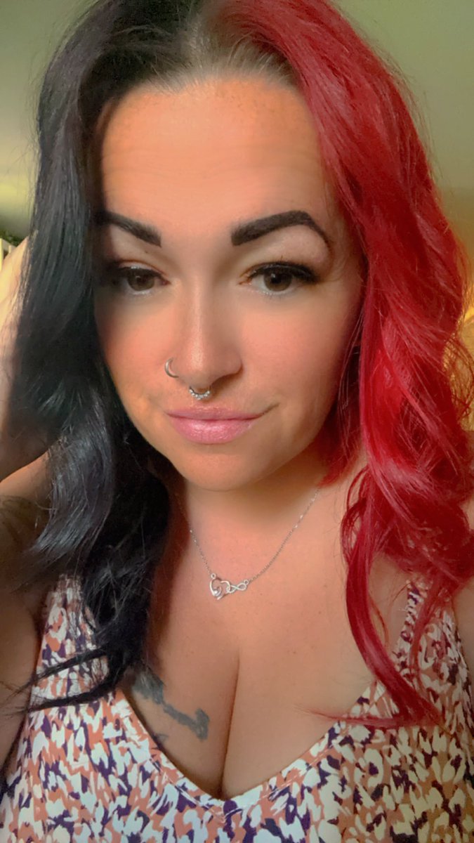 Rose39744655952's tweet photo. Being this hot doesn’t come cheap 😝

FinSubs get on your knees and beg!

#findomqueen #femdom #walletdrain #moneydrain #emptyyourwallet #findomgoddess #comegetit https://t.co/SsTmIBlQDK