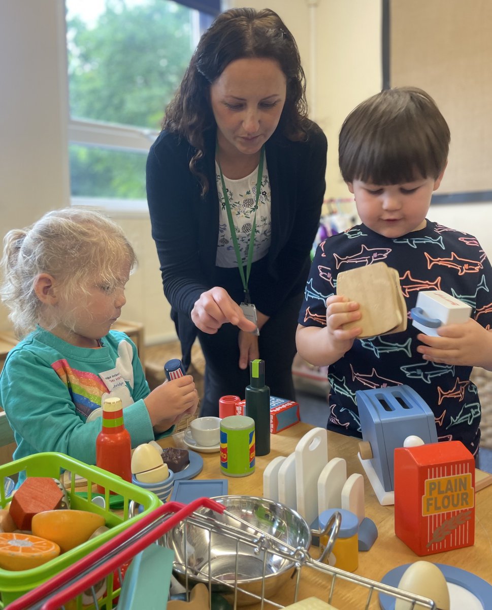 SFETrust's tweet image. On Tuesday, 9th July, Busbridge Infant School warmly welcomed new parents to explore their newly established pre-school. 🌟
The children loved the new play areas, especially the outdoor spaces featuring a new playhouse and balancing water buckets! 🏡💦
#surrey #busbridge