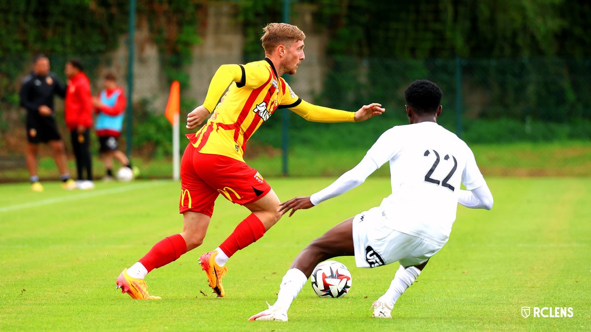 RCLens's tweet photo. #PrépArtésienne, l’étape 2⃣ en images 📷
#RCLRED https://t.co/tMWXBrvzdd