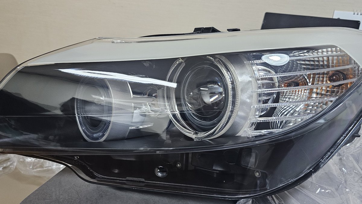 Z___zone's tweet photo. 헤드라이트 복원
내부까지 깨끗하게 새것이 되었습니다
#KOREA #z4 #roadster
#e89 #bmwz4 #z4e89 #e89z4 #z430i #n52engine #silkysix #bmwsilkysix https://t.co/tVS4yW5Uts