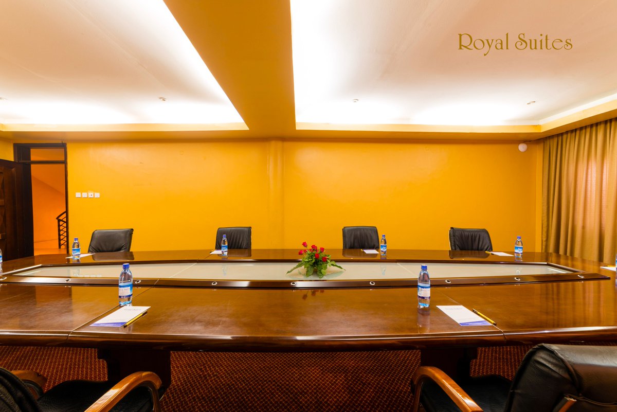 💫Attention, meeting enthusiasts! Prepare to be wowed by the incredible #meeting setup at Royal Suites hotel's #boardrooms! 🤩 From state-of-the-art tech to top-notch #hospitality, these spaces are designed to elevate your every #gathering.