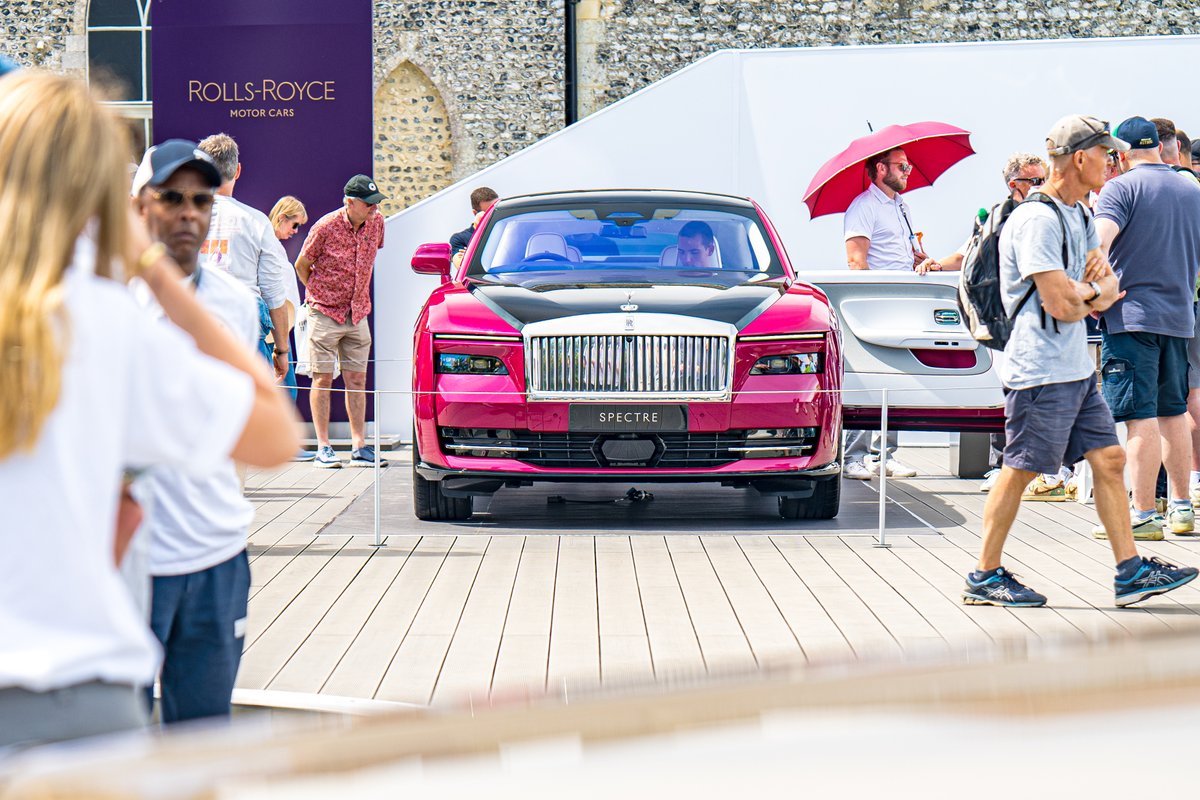 edinburgh_rrmc's tweet photo. Rolls-Royce Spectre showcased in all it's splendor at the prestigious Goodwood Festival of Speed. Spectre is a masterpiece of luxury and innovation, where every detail exudes elegance and power.
#RollsRoyceEdinburgh #Spectre #FestivalofSpeed #SpiritElectrified https://t.co/QAYbsfmB4f