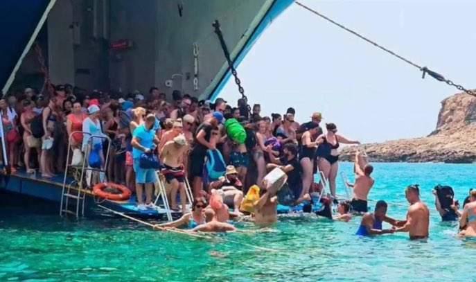 nisafi2008's tweet photo. Βασικά χεστήκαμε για το "δράμα" των τουριστών στη Γραμβούσα ..!!
Το θέμα είναι η καταστροφή της προστατευόμενης περιοχής "Natura 2000" ..!! https://t.co/7QWmpyVTKS