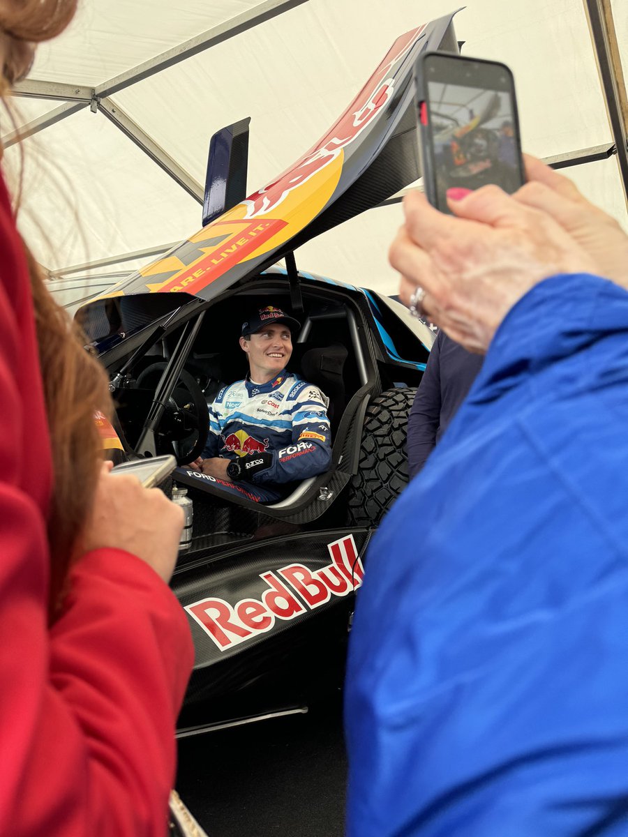 MSportLtd's tweet photo. Who’d like to see this swap 👀🙋‍♀️

@fosgoodwood @FordPerformance @OfficialWRC #GivesYouWings https://t.co/BTOkjiLGyD
