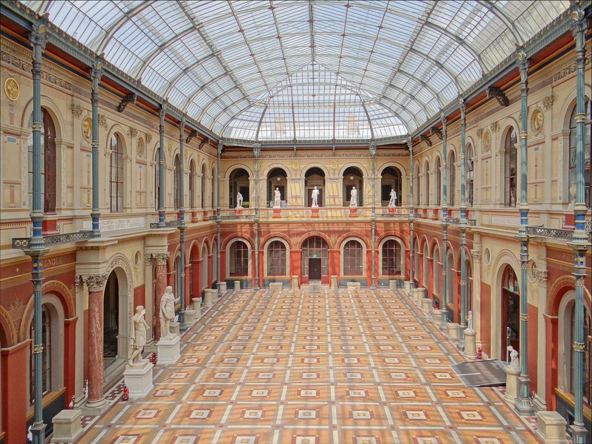 Le besoin urgent de rénovation du site commun aux <a href="/beauxartsparis/">Beaux-Arts de Paris</a> et à l’école de Paris-Malaquais est l’occasion historique de créer au cœur de Paris un campus des arts de l’architecture, au rayonnement mondial. 

👉 C’est le sens de la mission que je confie à Laurent Dumas et