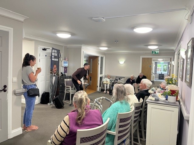 LimegroveCareAH's tweet photo. #entertainment WITH @danbrewerton 
thoroughly #ENJOYED by our residents. #singing #dancing #music #carehomelife #easthorsley @AnchorLaterLife https://t.co/dr11m2Ejbp