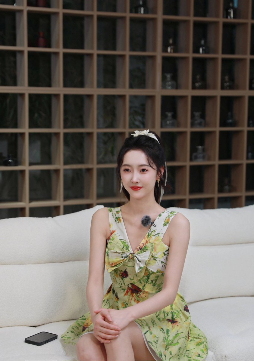 cdrama_update's tweet photo. #XuanLu for #FaFaStore
More snaps - https://t.co/agXfgZ2xUr
#宣璐 #马栏花花便利店 https://t.co/lUfuAIu2H8