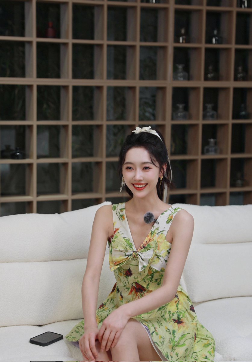 cdrama_update's tweet photo. #XuanLu for #FaFaStore
More snaps - https://t.co/agXfgZ2xUr
#宣璐 #马栏花花便利店 https://t.co/lUfuAIu2H8