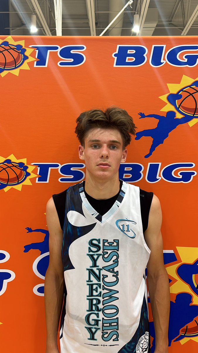 BigShotsGameMVP's tweet photo. #BIGSHOTS  #RichmondLive 

17U

Team Synergy 17. 71
#11 Dylan Rego 17pts
#7 Johnathan Matombo 16pts

Team Hustle DMV 17. 52
#0 Lantz Butler 23pts
#4 Isaiah Belfield 12pts

@BigShotsGlobal https://t.co/QTDLYltGtL