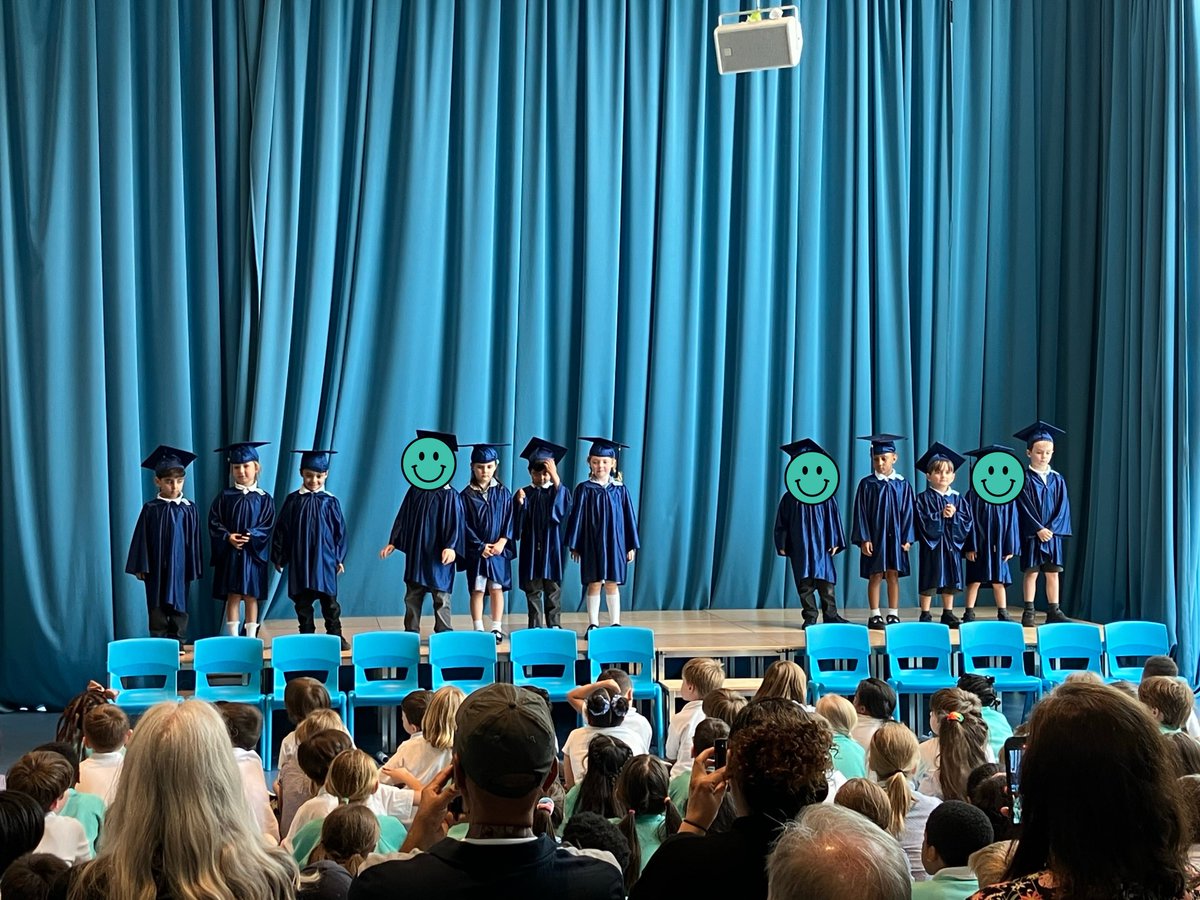 OasisPutney's tweet photo. A big congratulations to our Reception Class on their graduation today! 🎓You've all come so far and we're incredibly proud of every one of you. Here's to your bright futures! 🎉#ReceptionGraduation https://t.co/n2E662Duoz