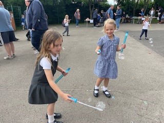KneesallPrimary's tweet photo. Rain held off and our wonderful community were out in force supporting our fabulous school. Thanks to Friends of Kneesall for all your hard work. #pta #summerfair #friendsgroup https://t.co/TdhQuq4pbg