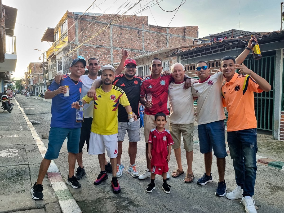 Sanalejo69's tweet photo. #WepaTricolor @RadioPlaneta969 @KanarioAdolfo Vámos mi Sele.. https://t.co/tpPbvjoQDQ