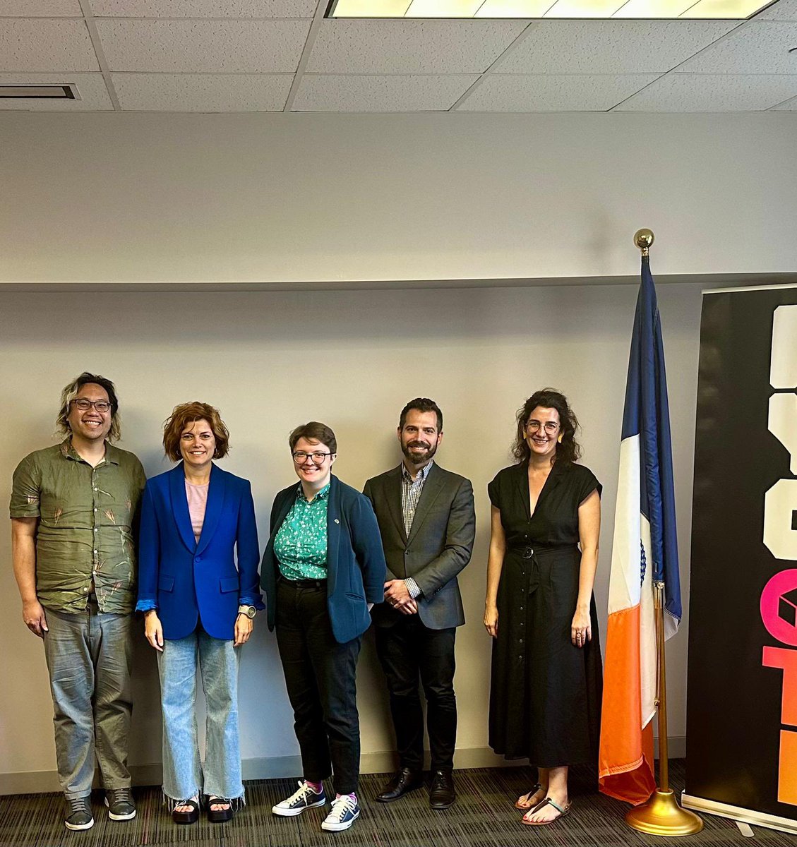 Nova York i la seva estratègia d'#IA és referència per a la #Barcelona metropolitana. 
Ens reunim amb <a href="/globalnyc/">NYC International Affairs</a> @nycmayorsoffice Kristen Kaufman i amb l'Oficina de Tecnologia i Innovació de la ciutat de Nova York @nycofficeoftech.
Thanks for the warm welcome! 
<a href="/AMB_MetroGlobal/">AMB - Àrea d'Internacional i Metròpolis Digital</a>