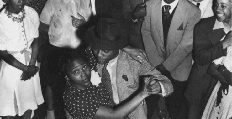 🎷🕺Cet été, les bibliothèques vous invitent à revivre l'histoire des liens entre la danse et le jazz
Une saga historique et musicale, à suivre tout l'été.
Episode 1 - Danse et jazz comme fusion de cultures
bibliotheques.paris.fr/musique/danse-…