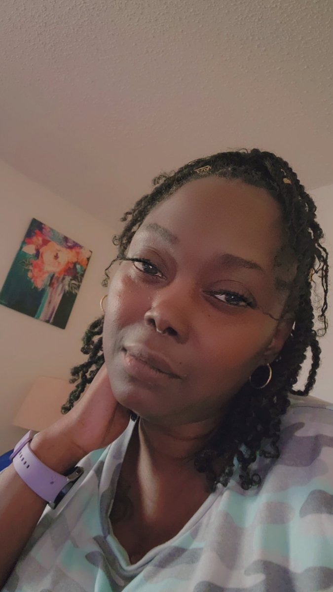 Solsocialworker's tweet photo. Started my loc journey 🧚🏿‍♀️👸🏿 https://t.co/fqz4Ymsk2t