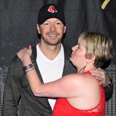 _beachbabe's tweet photo. Difficult to believe this was a decade ago!
I was so busy asking @DonnieWahlberg to smile for the camera that I missed the #clickclickclick completely!
(Itโs still one of my favourite pics with him, though โฅ๏ธ)
#BlockVegas #AfterDark #OTD2014 ๐๐โฅ๏ธ๐ถ https://t.co/Lbg3Q61u0k