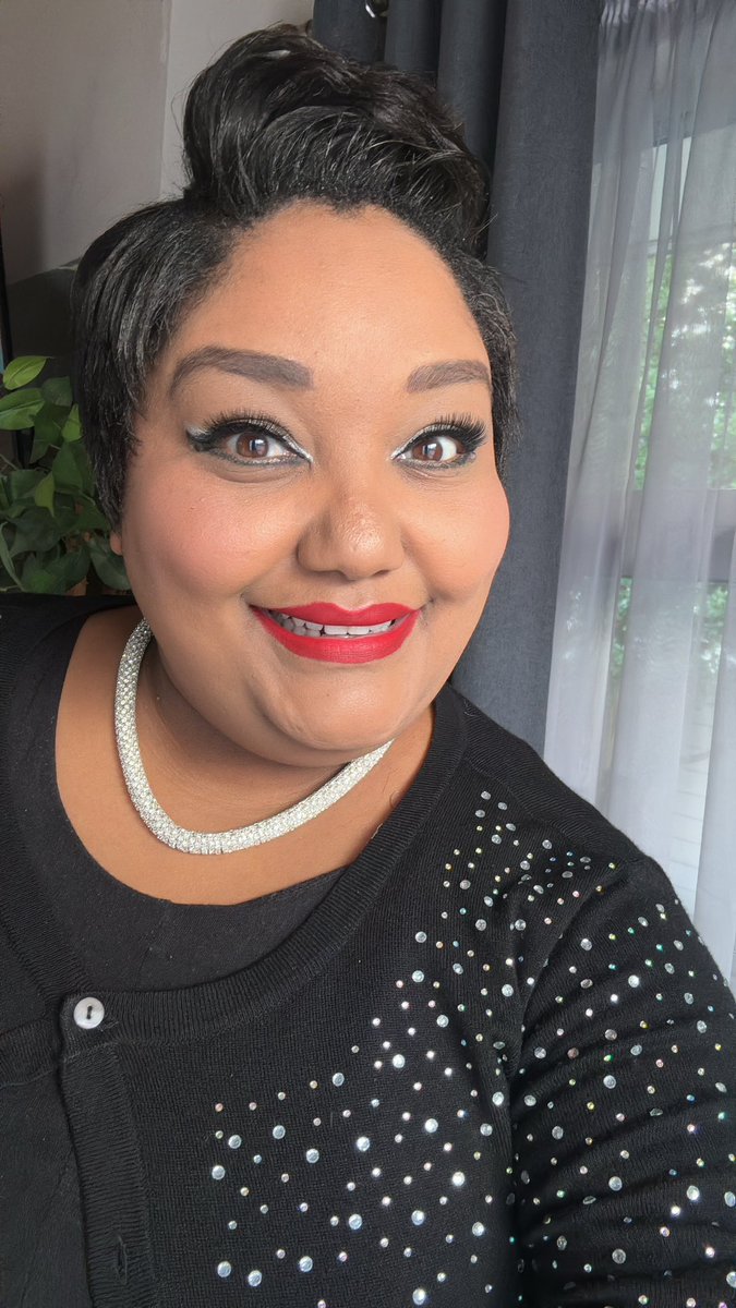 samjoosteza's tweet photo. Its winter and reaaaaaaally didn't want to go out...
Maar ok. I'm ready! ✨💫🌟
#Rondloperkat 🐈🐾
#Fridaynightevents
#CapeTown https://t.co/FyUAMeI3wK