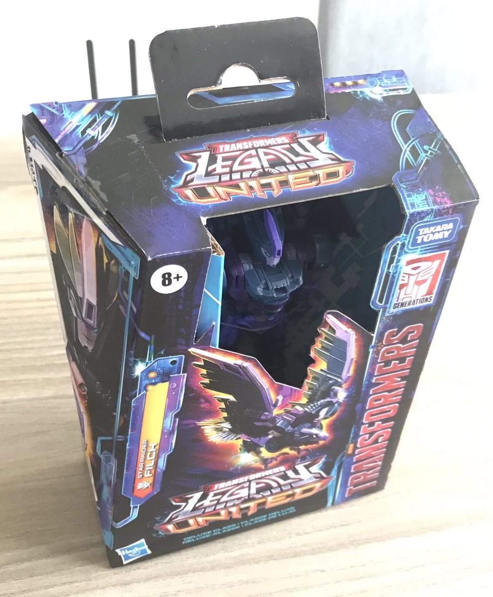 NIrvingPhillips's tweet image. Been too long since I’ve had a #transformer waiting on my doorstep when I got home - thanks @InDemandToys. Love her #Filch #MineMineMine