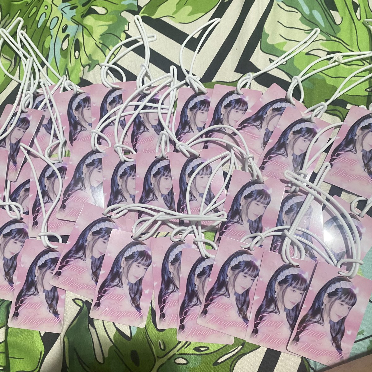 I'll be giving away an WONYOUNG PVC CARDS 💗🎀

MECHANICS TO CLAIM :
- mbf, like and retweet this tweet
- please approach me and show your proof 

— freebies IVE giveaway 

see u tom DIVES !
#SHOW_WHAT_I_HAVE_IN_MANILA #IVE_WORLD_TOUR_IN_PH #IVE_WORLD_TOUR