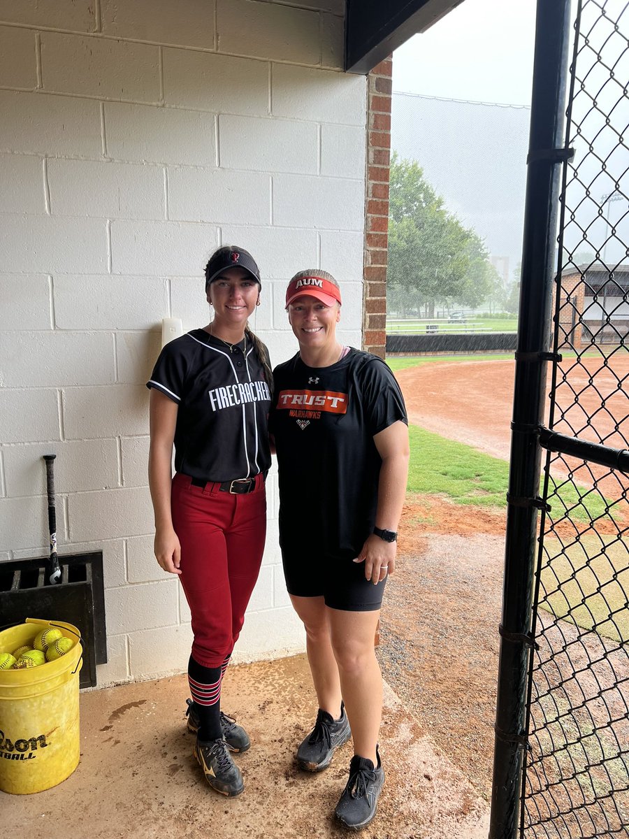madisonmoody_3's tweet photo. Big thank you to @AUMWarhawksSB for an amazing camp Tuesday! Had to adjust due to weather but still go lots of great work in! Thank you @sbcoach_scottie and staff for putting on a great camp! @Firecrackers18U @SHSFastpitch1 https://t.co/mGK7vpVEbz