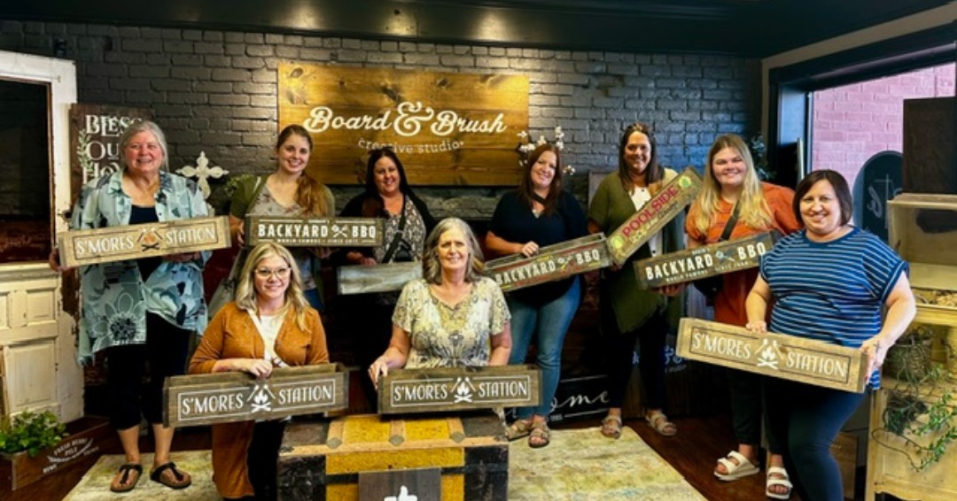 provalueins's tweet image. Our Hutchinson employees had a great time at Board &amp;amp; Brush this week for our July R&amp;amp;R event!
#boardandbrush #ProvalueInsurance #enduringstrength