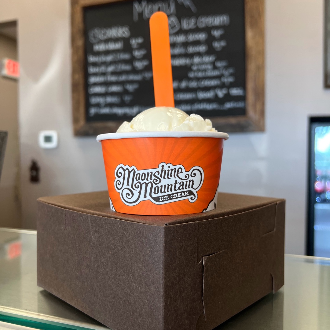 mmccknoxville's tweet photo. Cookies and ice cream: the perfect summer duo! 🍪🍦☀️
#cookiesandicecream #summer #icecream #handmadeicecream #moonshinemountaincookies #moonshinecookies #cookies #knoxvillefood #knoxville #bestcookiesintheworld https://t.co/gocRWp43lw
